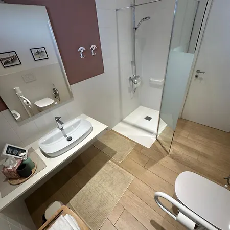 Alojamento de Acomodação e Pequeno-almoço Veronalago Accessibile 4*